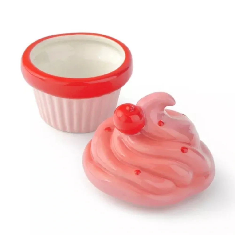 Target Bullseye Playground Valentine’s Day Ceramic Pink Cupcake Trinket Box